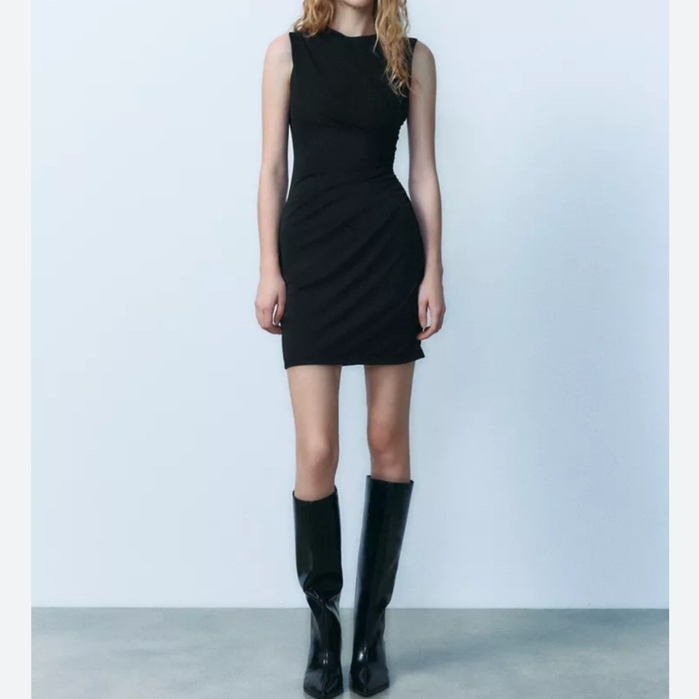 Zara Black Bodycon Sleeveless Ruched Hidden Back Zip Fit & Flare Stretch Dress L